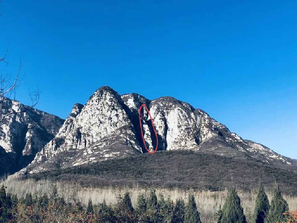 20230513嵩山月亮坡四号线溜腿，旁边的小山脊又出意外了