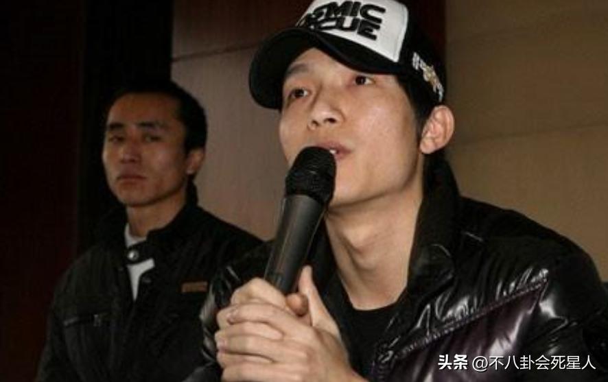 陈楚生重回舞台见证他的蜕变,陈楚生42年再度开嗓