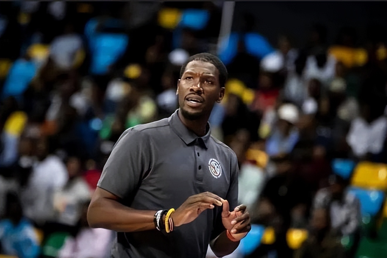 他用“骗”来的钱，为祖国建了一支国家队