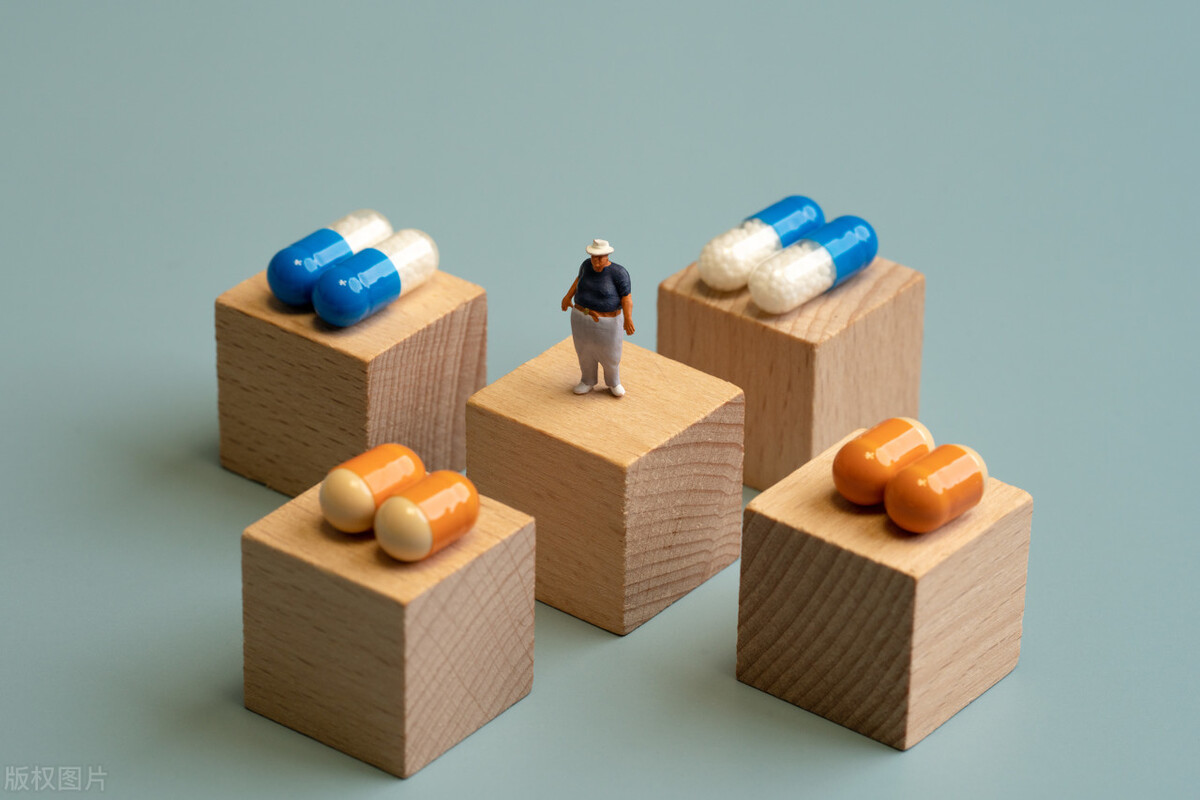 达克宁与达克罗宁有区别吗,达克宁软膏男士瘙痒