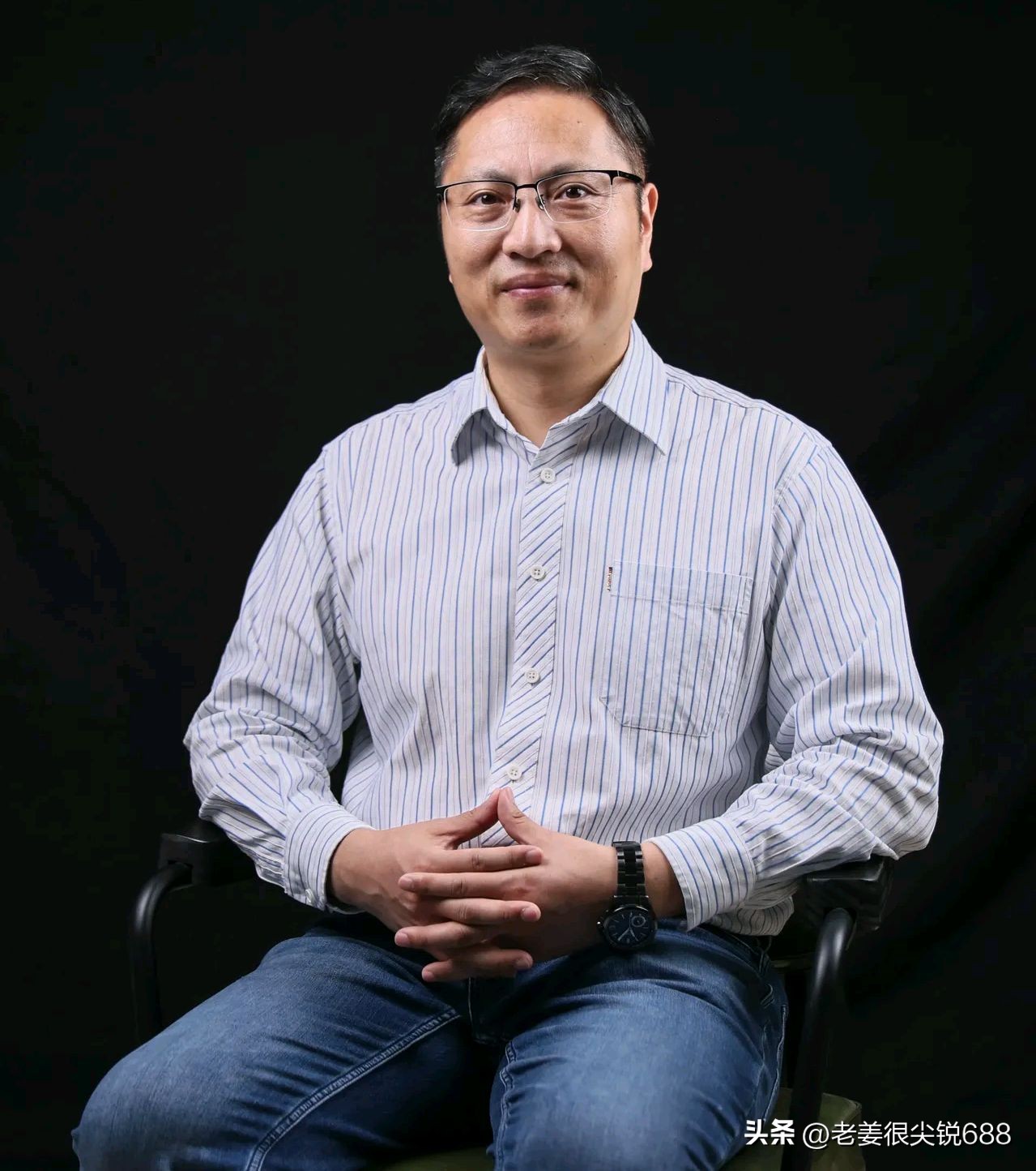 张雪峰一句话遭大学教授怒怼,张雪峰怒怼大学新闻系教授