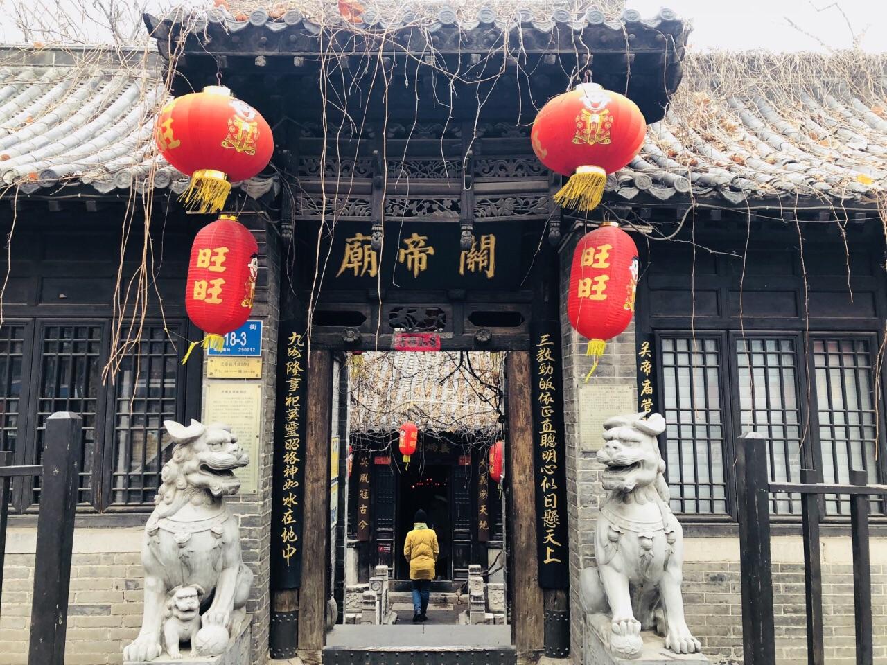 石狮子多少钱一对,石狮子嘴里的球怎么放进去的