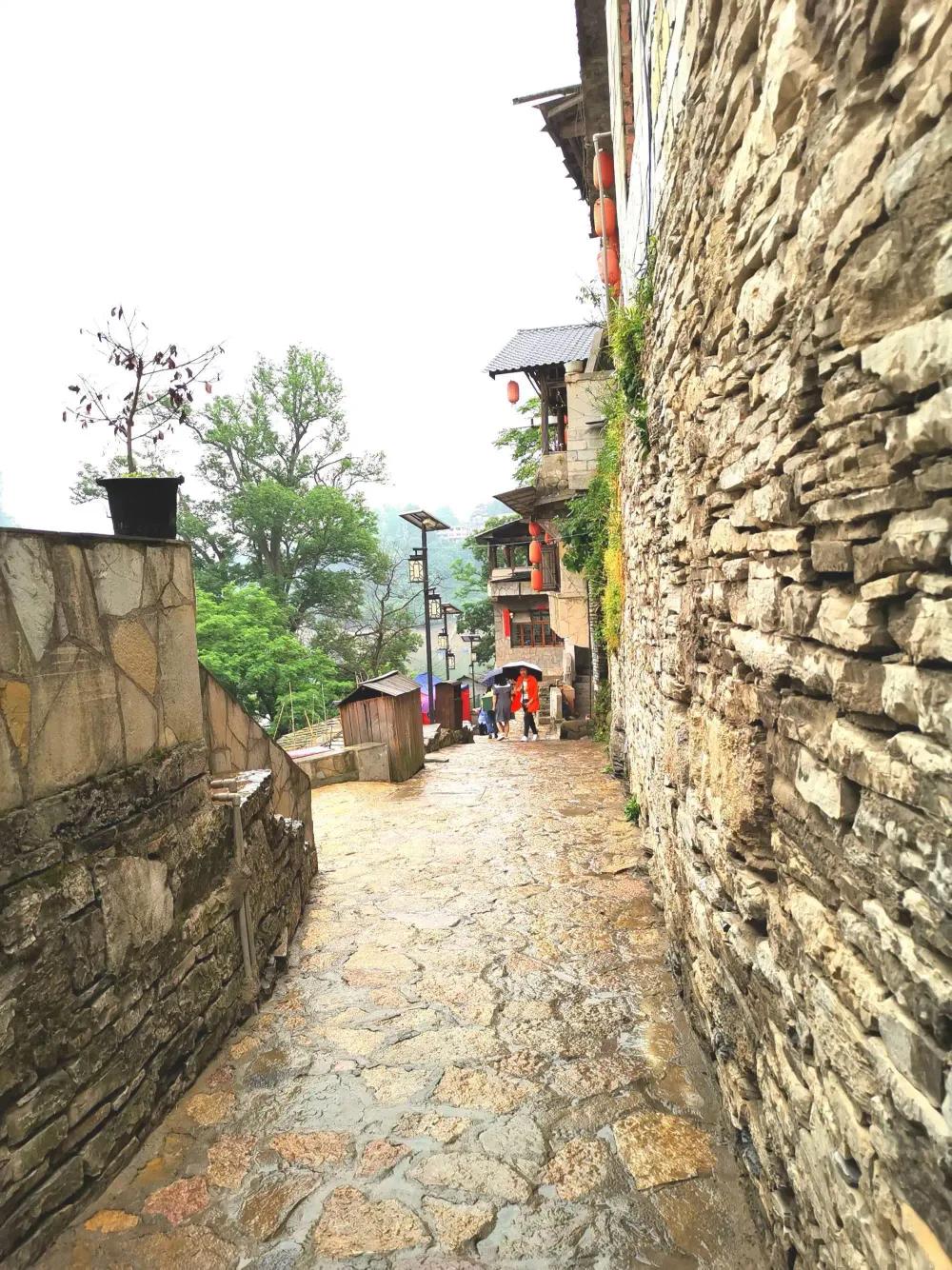 贵阳市花溪区石板镇摆勺村,贵阳市花溪区石板镇花街村