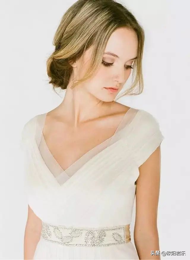 拍照姿势自然松弛,拍照放松的正确姿势