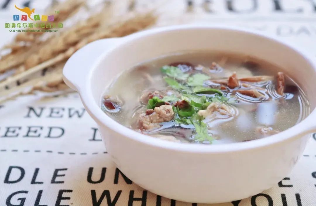 汕头市食品安全协会“食安在线”栏目组走进国澳希尔斯中冠幼儿园