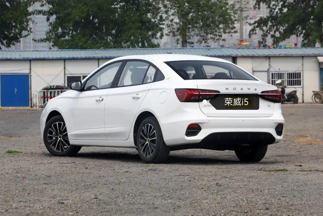 试驾新款荣威i5手动挡,荣威2022款i5试驾感受