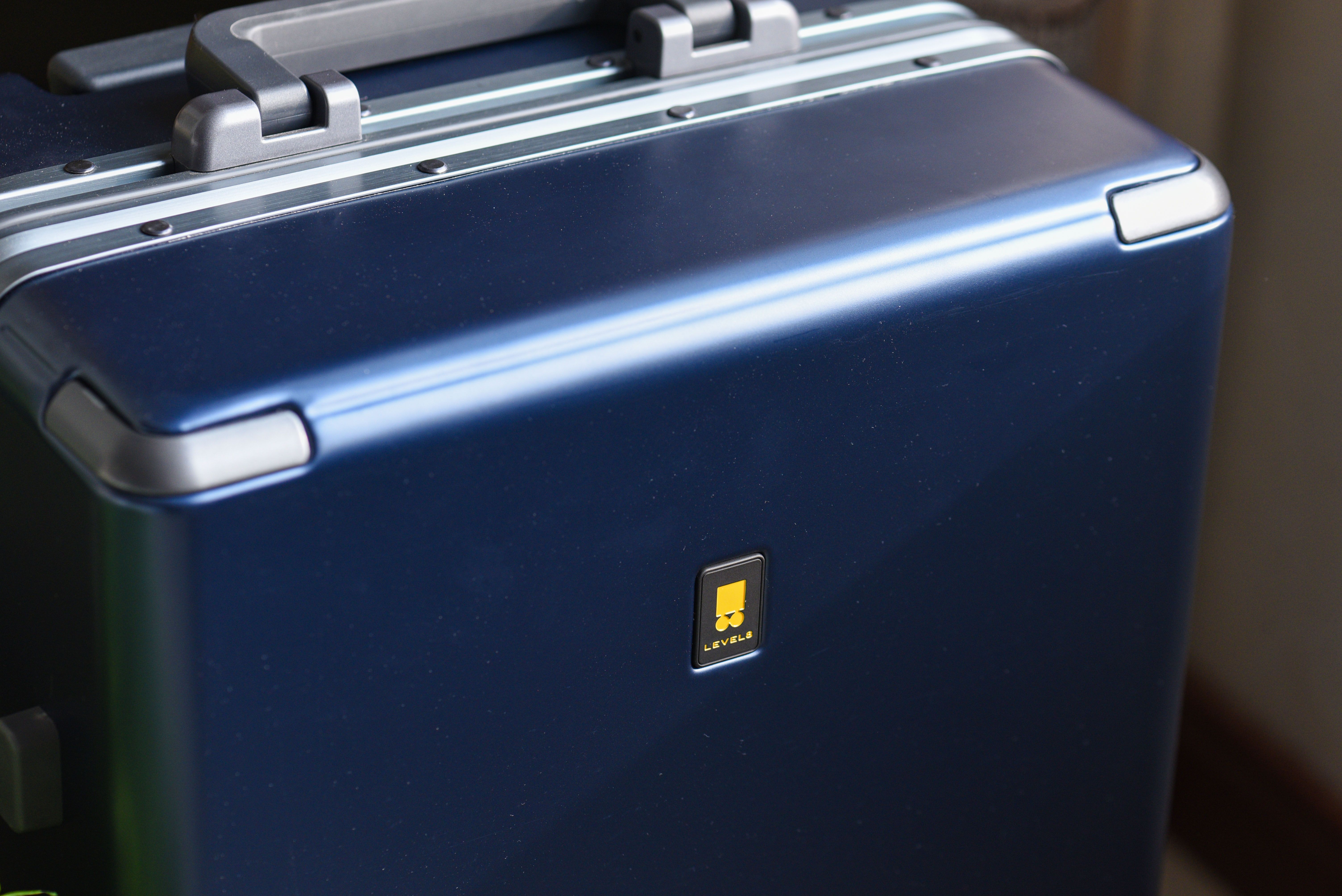 地平线8号26寸行李箱哪个颜色好,地平线8号行李箱20寸有几个款式