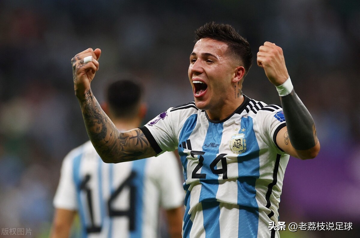 足坛巨星闪耀,足坛巨星出场