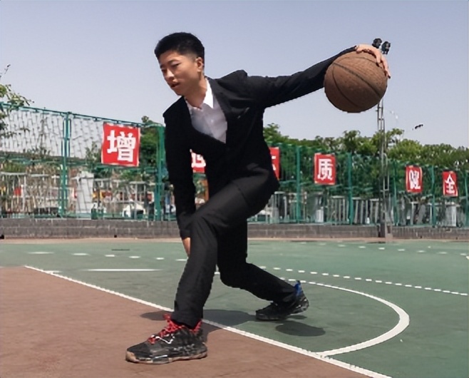 高校寝室风采展,大学生班级风采展示视频30秒