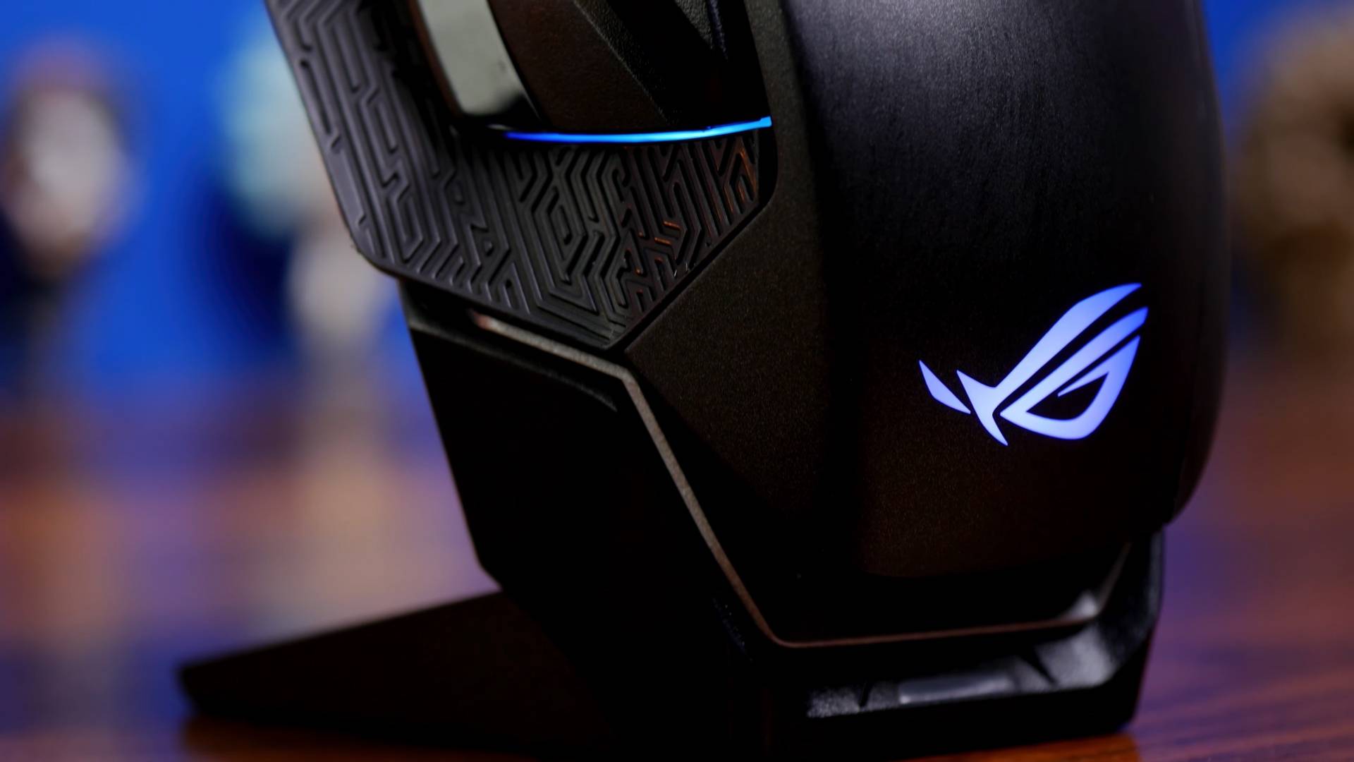 rog斯巴达鼠标灯光不同步,rog鼠标选斯巴达x