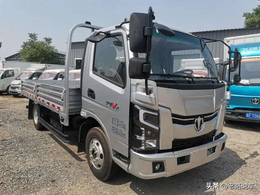 奥驰轻卡v2,飞碟奥驰x2和奥驰v2的区别