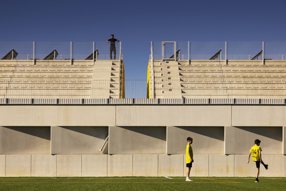 grandstands,grandstanding