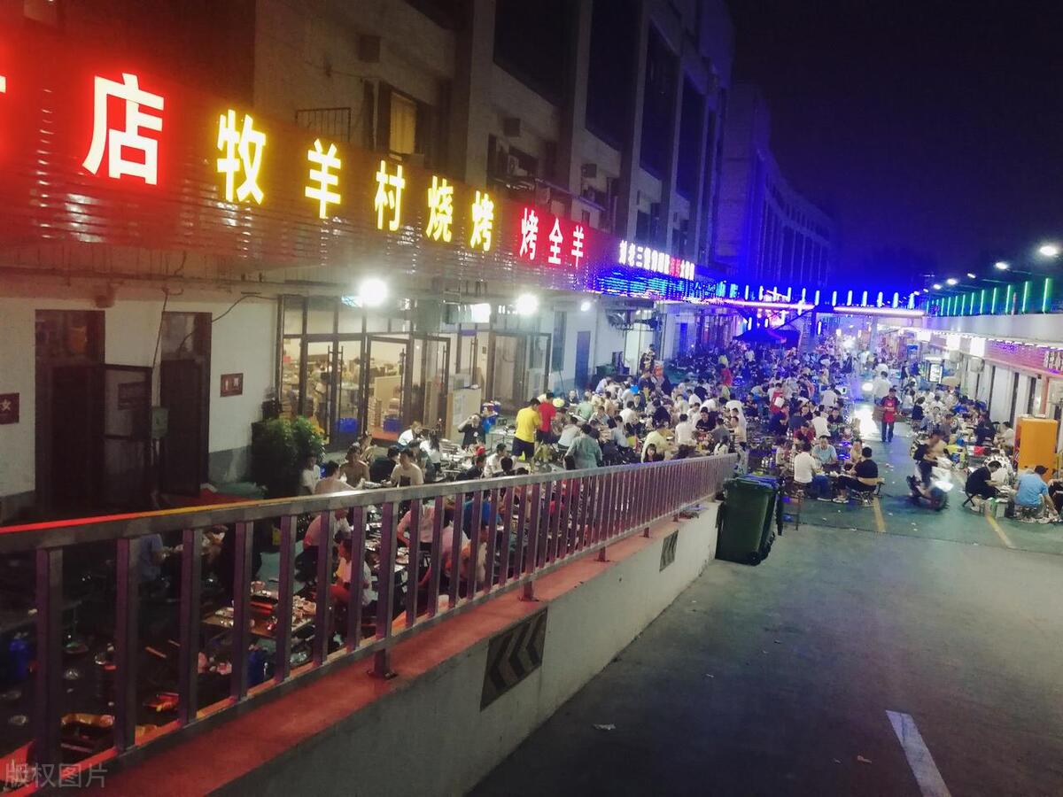 淄博烧烤带动了淄博的各方面发展,为何淄博烧烤能火遍全中国