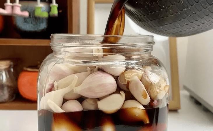 腌糖蒜不放水糖和醋的比例,腌糖蒜不加雪碧