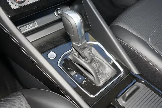 捷达vs5怎么样值得买吗油耗多少,捷达vs5手动挡油耗与自动挡对比