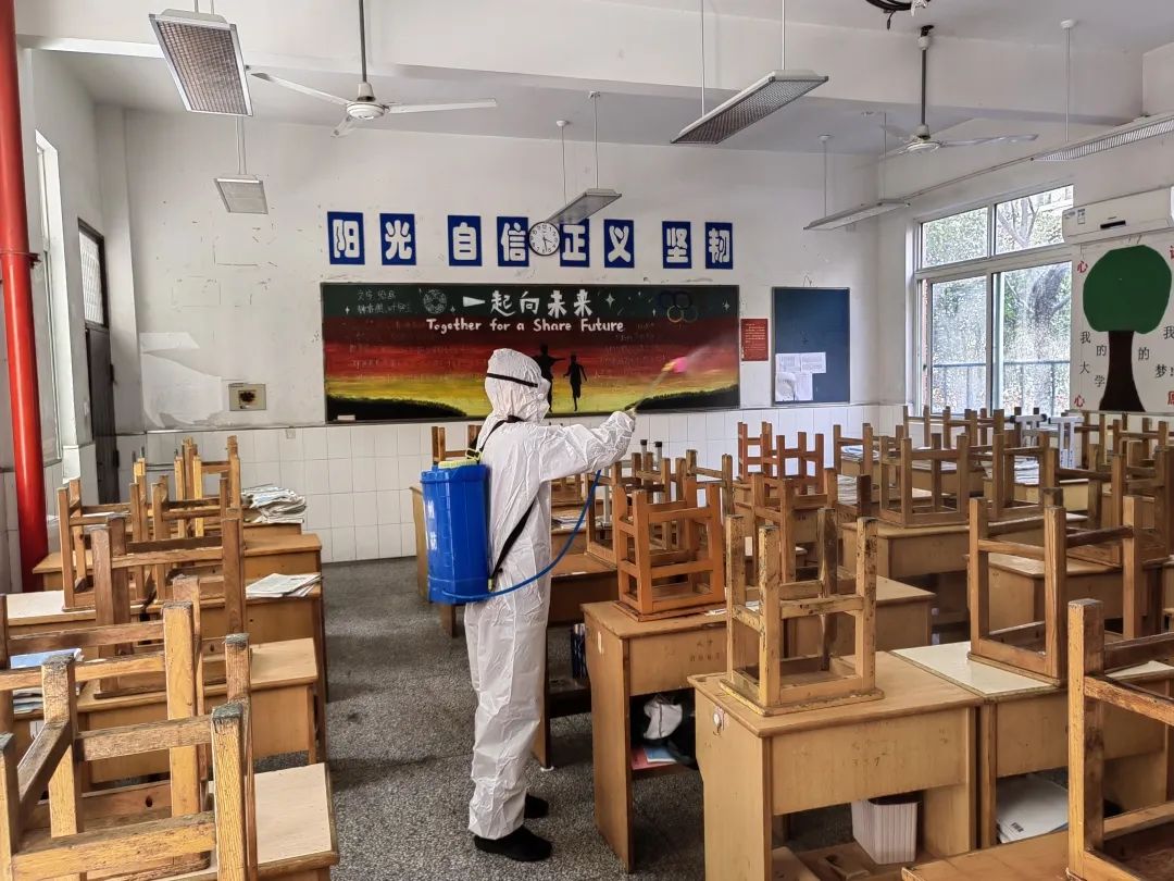 复课复学消毒消杀简报,复学复课学生食堂清洁和消杀