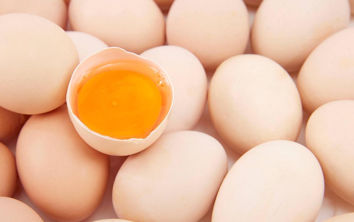 鸡蛋不放冰箱放一年都不坏的方法,鸡蛋保存方法可直接放冰箱保鲜吗