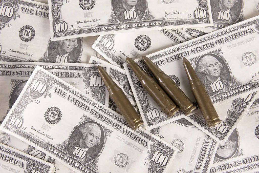 钱和*弹子**都用棉花造，欧洲*火军**商几乎都从我国买它