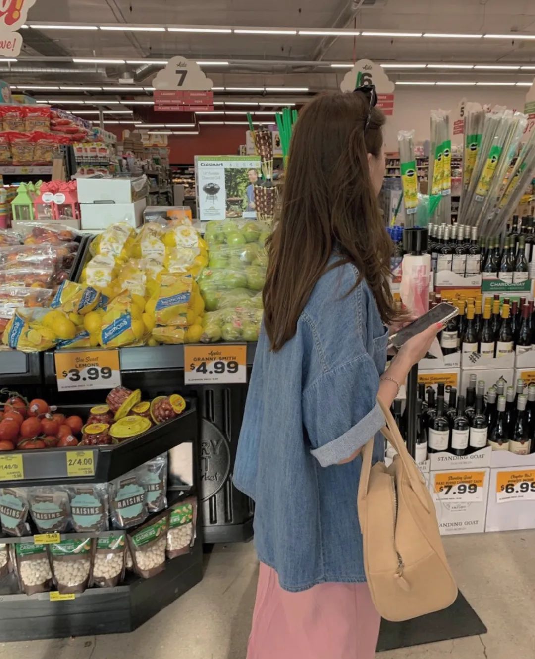 穿白t配什么发型好看,选对发型怎么穿都美炸天