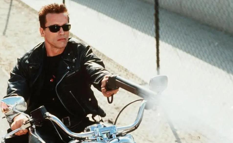 好莱坞英雄主义电影文化解析,简述当代好莱坞电影的产生与发展