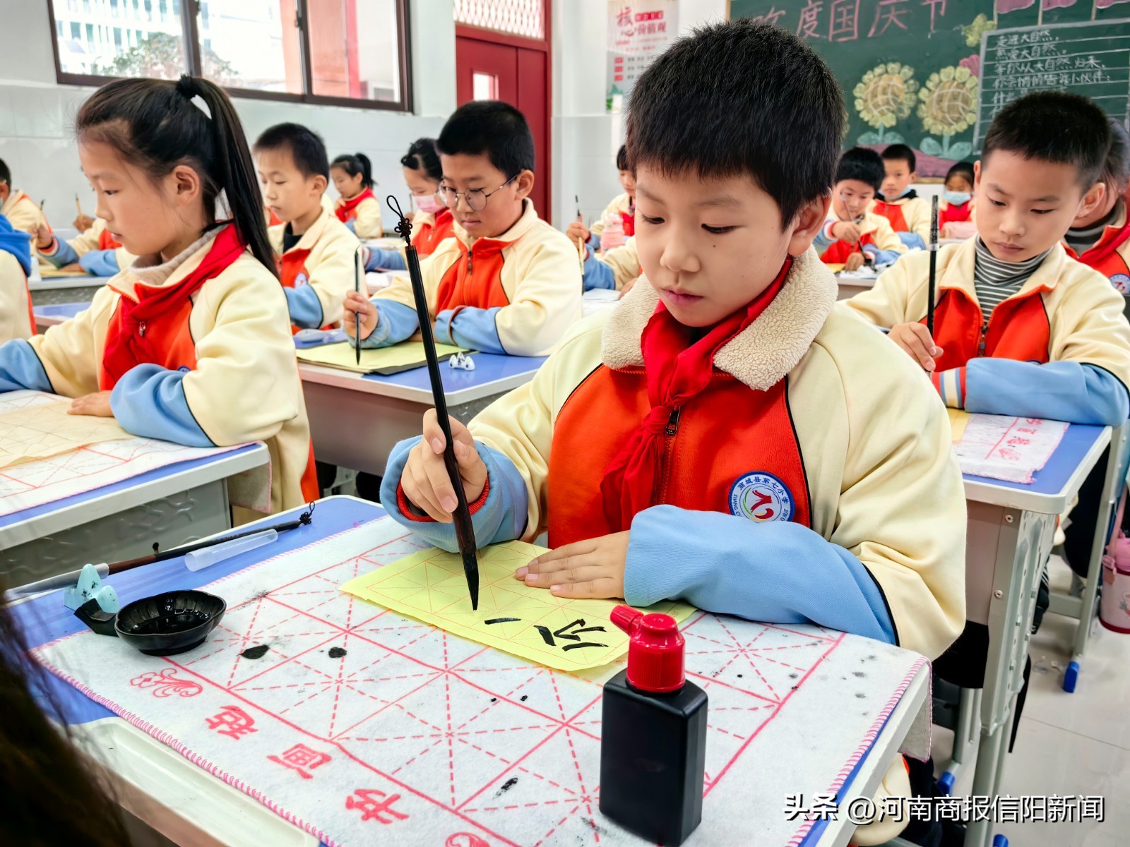 信阳商城县七小:助力“双减”落地,20多个社团让学生全面成长