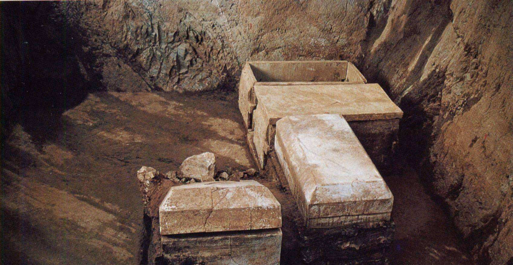 男子捡六十九枚金戒指,村民捡到67枚金戒指