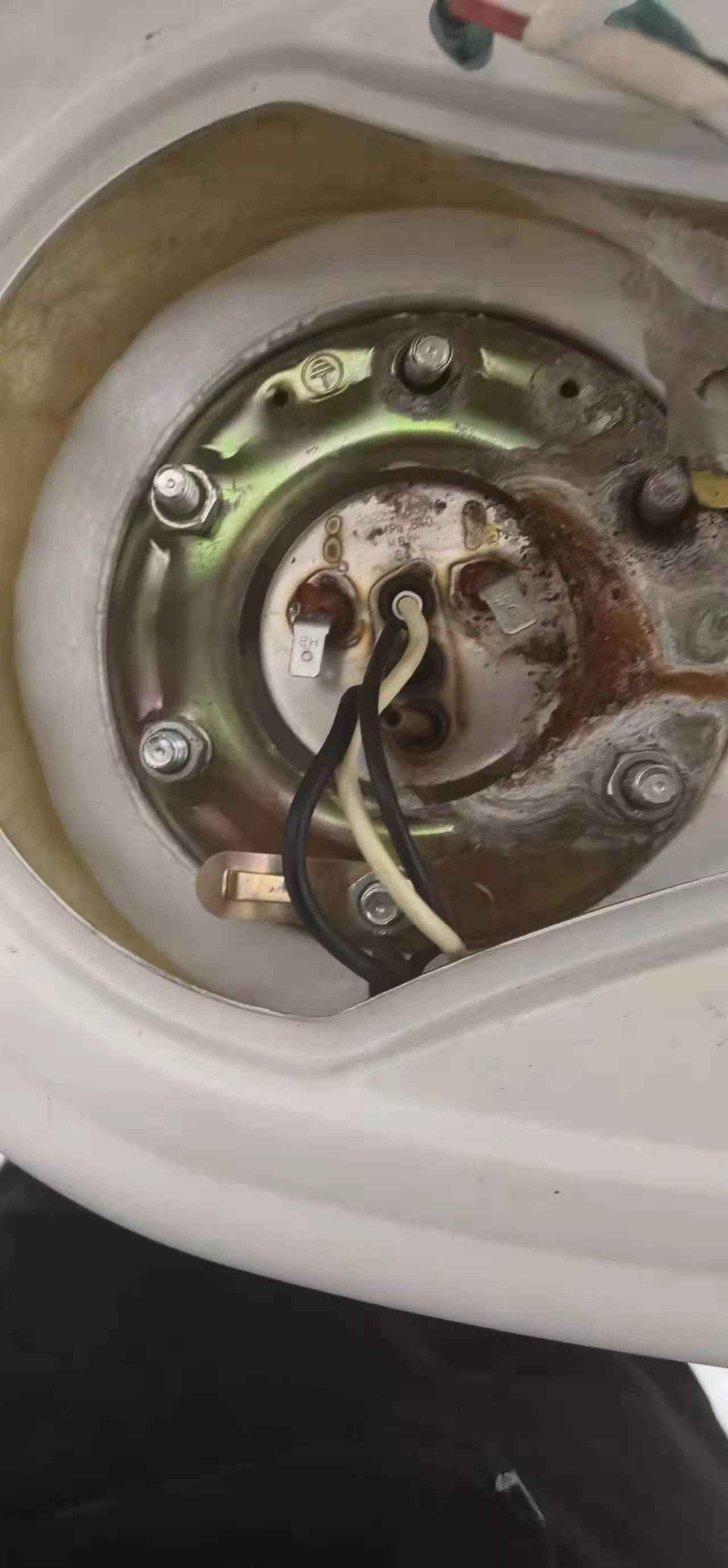 更换热水器加热管人工费多少钱,更换热水器管水会大吗