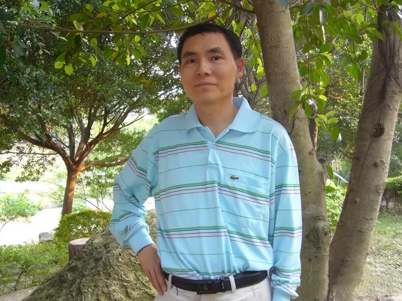 众诗人品读许庆胜《诗坛胡松夏现象解剖》专著诗•50首