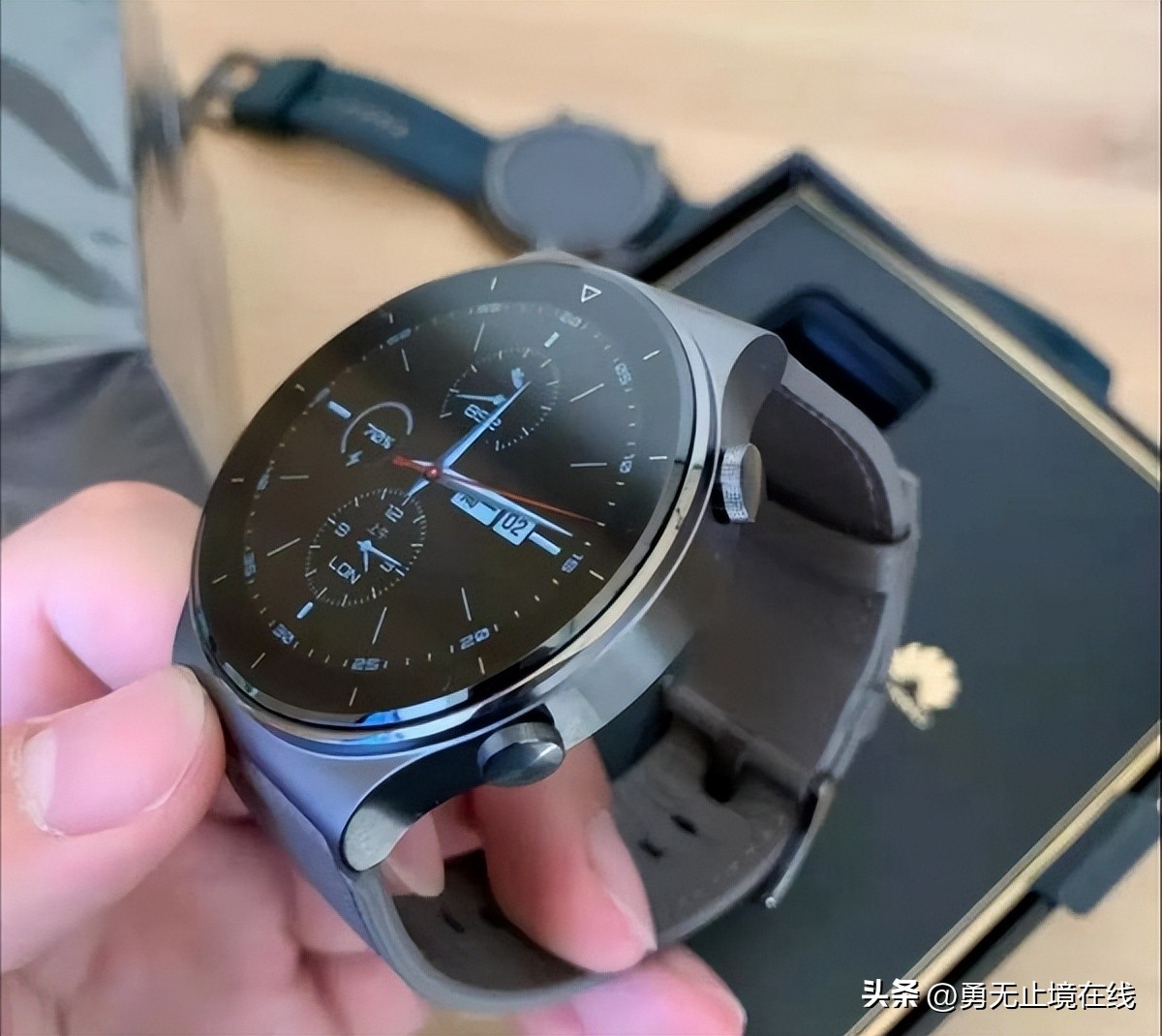 市面上哪款智能手表值得购买 (智能手表哪一款值得购买)