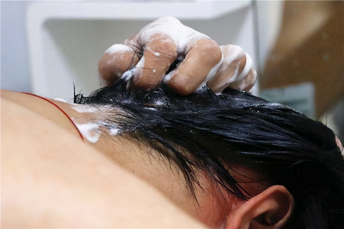 女性来例假不能洗头？妇科专家建议：3件事不能在来例假期间做