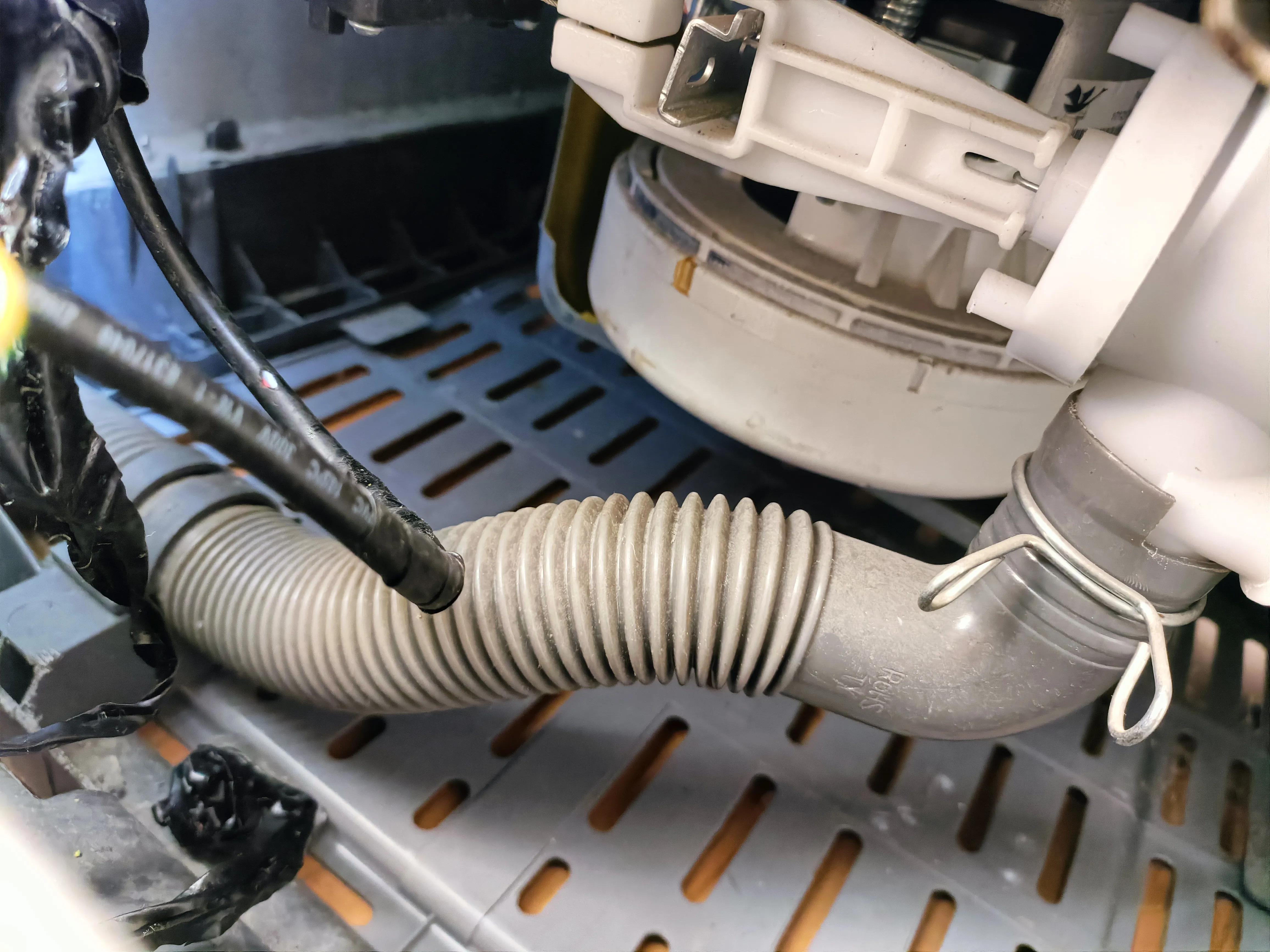 海尔洗衣机不脱水维修教程图解,海尔小神螺洗衣机不脱水维修