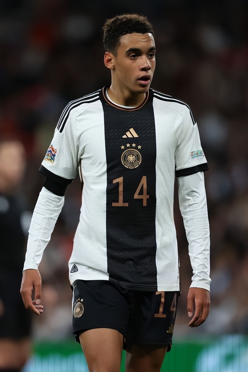 姆巴佩同期数据与梅西c罗对比,22年世界杯梅西和姆巴佩数据对比