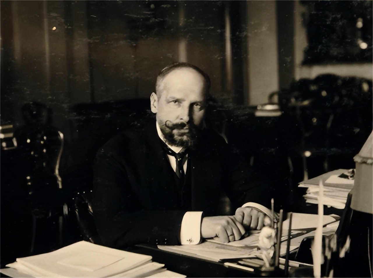 2008年俄罗斯人心中伟人的排行榜，列宁只能排第6，斯大林第3