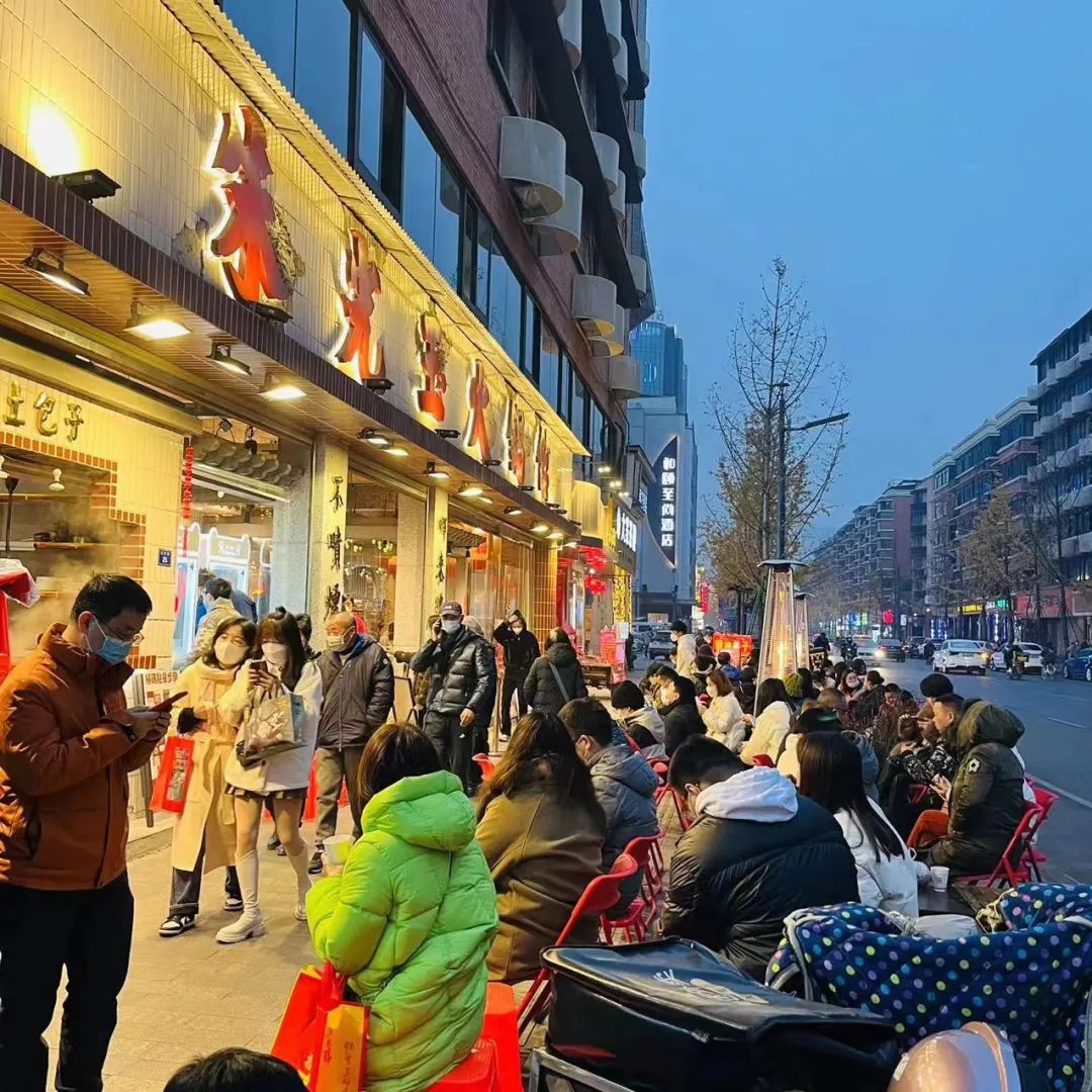 顾客阳康，餐饮炸街？我们奔走五座城，揭秘真实的“回血状态”…