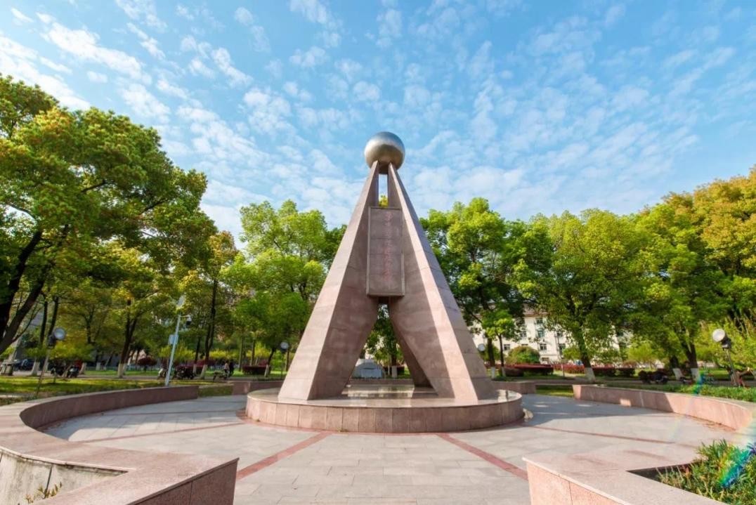 华中科技大学：在国内高校第一方阵中崛起