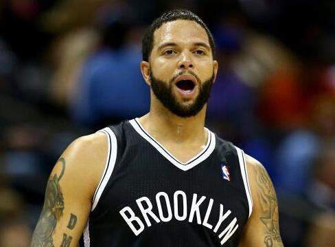 老詹拿10000助攻有多强？看了历史助攻榜前30，你就有概念了