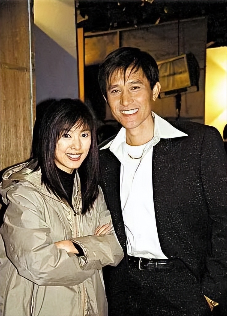 米雪跟成龙的合影,米雪成龙最对不起的女人