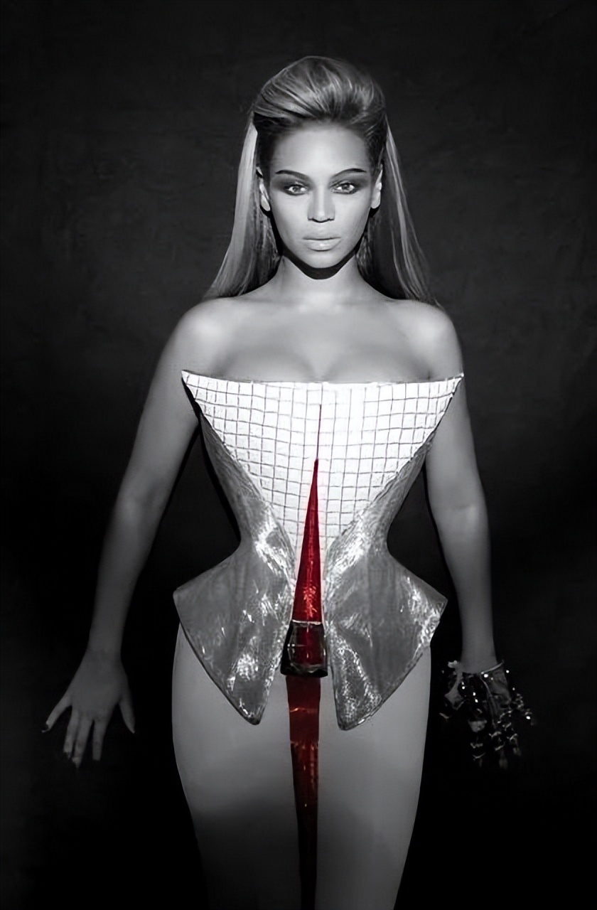 BLACKPINK全员上身的品牌究竟什么来头？