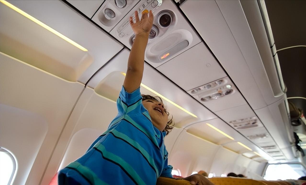 东北“清闲”的机场，每天就一次航班，飞机走后工作人员没事干了