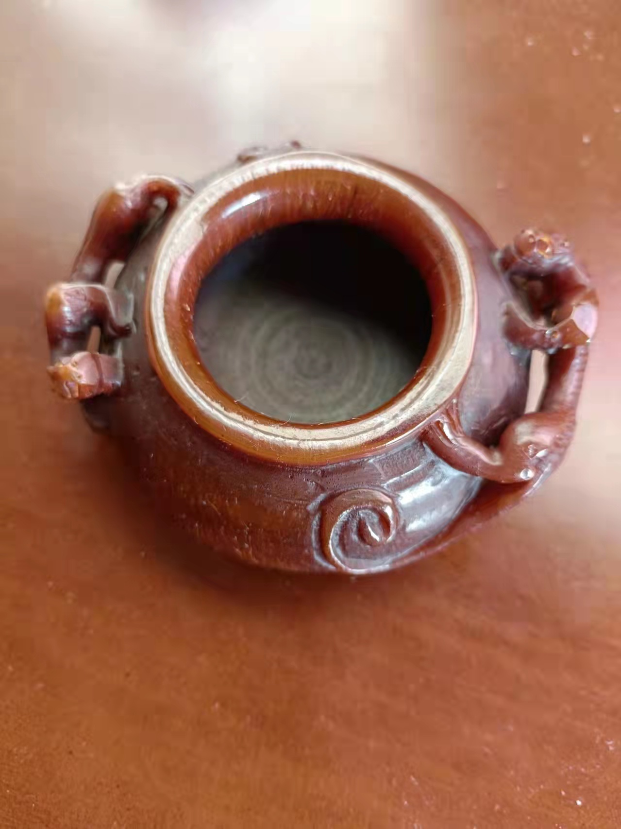 亚洲犀牛角杯高清图片,亚洲犀牛角雕件有两种颜色吗