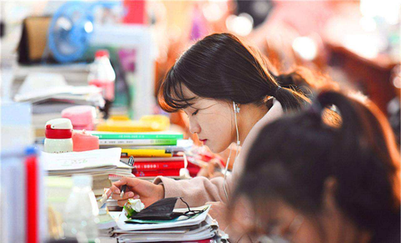 宽松大鲶鱼,鲶鱼须成中学生潮流