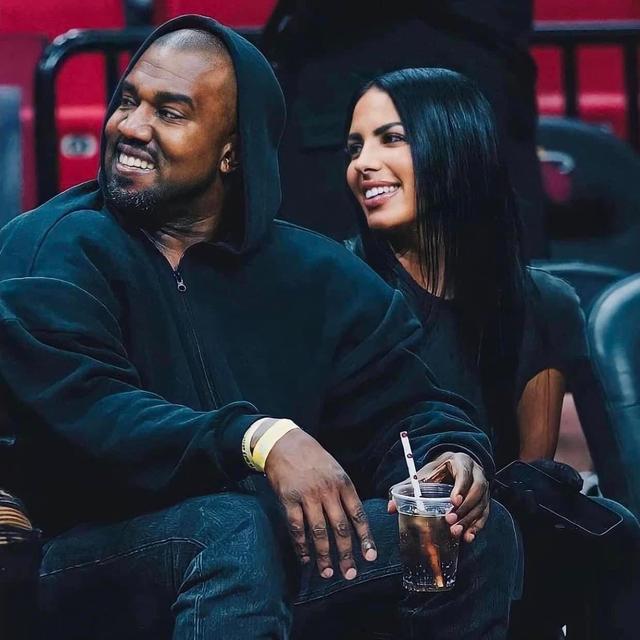 金卡戴珊离婚后和侃爷碰面,金卡戴珊男友挑衅侃爷