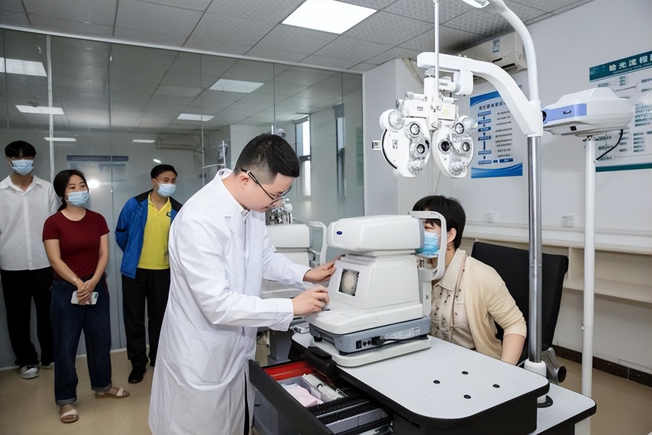 开个配眼镜店需要多少费用,开眼镜店需要什么资格证书