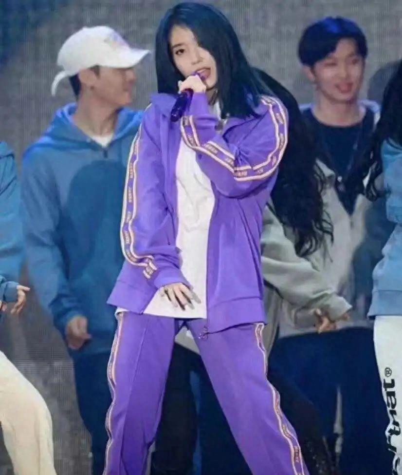 街上穿瑜伽裤还不够，为什么女生穿泳衣走来走去？