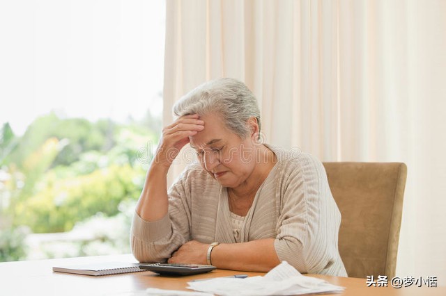 75岁阿姨:三个孩子不愿给我养老，研究生儿子最凉薄，我绝不妥协