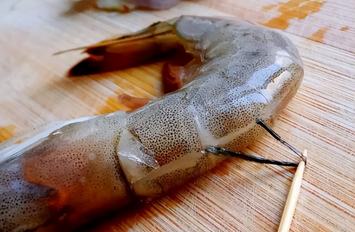 虾身上的虾线为什么不能吃,虾线到底是不是虾的粪便呢