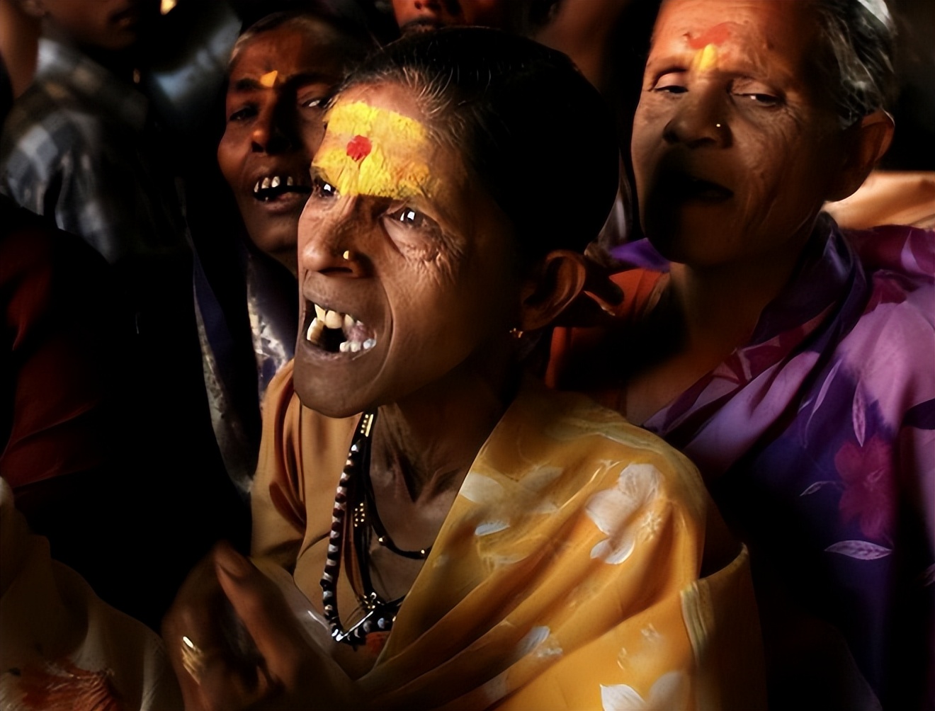 揭秘印度“圣女”真实生活：十几岁就沦为高级僧妓，结局孤独终老