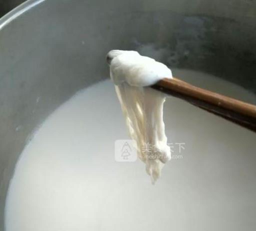 自制花生豆腐口感软嫩健康又美味,自制花生豆腐的视频教程