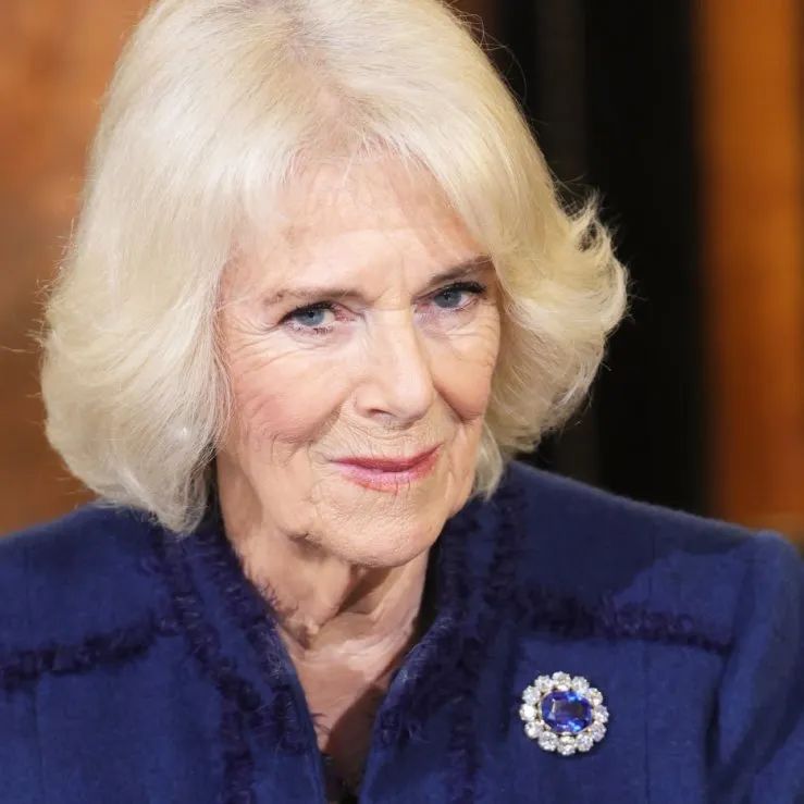 英国王后卡米拉年轻时身材好吗,卡米拉黛妃的珠宝