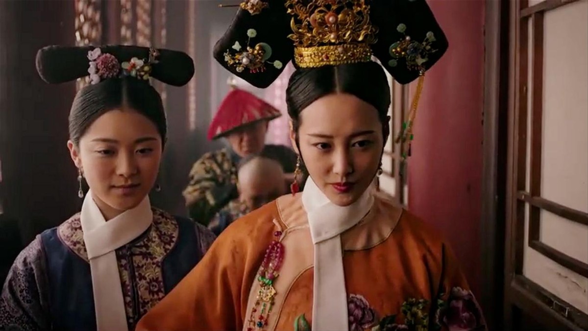 如懿传如懿断发后把画像烧了,如懿剪掉画像